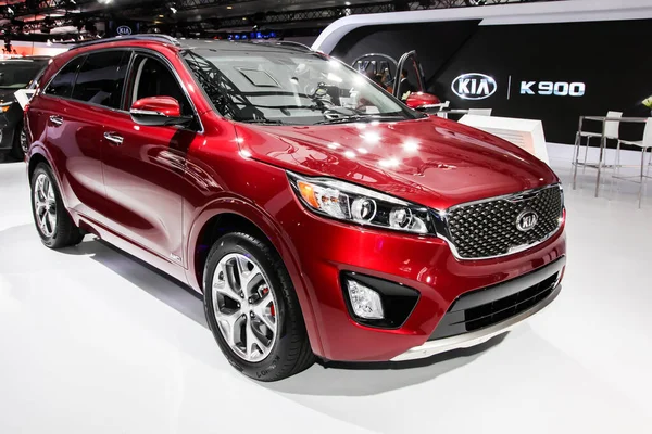NEW YORK, NY - 1 Nisan 2015: 2015 New York Uluslararası Otomobil Fuarı 'nda KIA Sorento SX AWD sergisi, halka açık gösteri 3-12 Nisan 2015 tarihleri arasında New York, New York' ta devam etmektedir..
