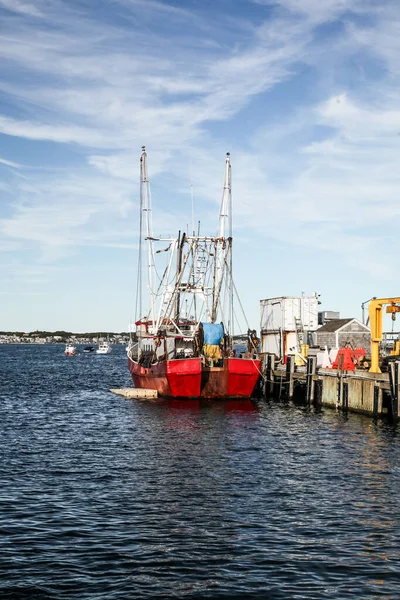 PROVINCETown-EPTEMBER 14 Eylül 2014: 14 Eylül 2014 tarihinde Cape Cod, Massachussets, ABD 'deki Provincetown' da balıkçı teknesi.