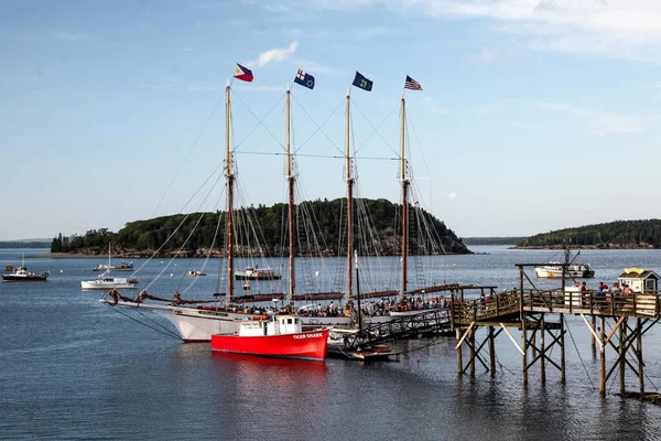 Bar Harbor Maine Usa Juli 2013 Bar Harbor Met Schoener — Stockfoto