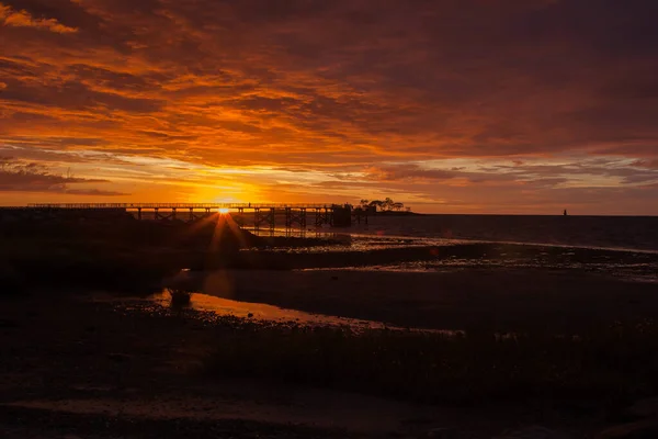 Silhouette Jetée Pêche Avec Ciel Jaune Sunris — Photo