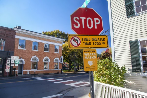 Woodstock Usa Oktober 2020 Sign Central Street Elm Stret Morning — Stockfoto