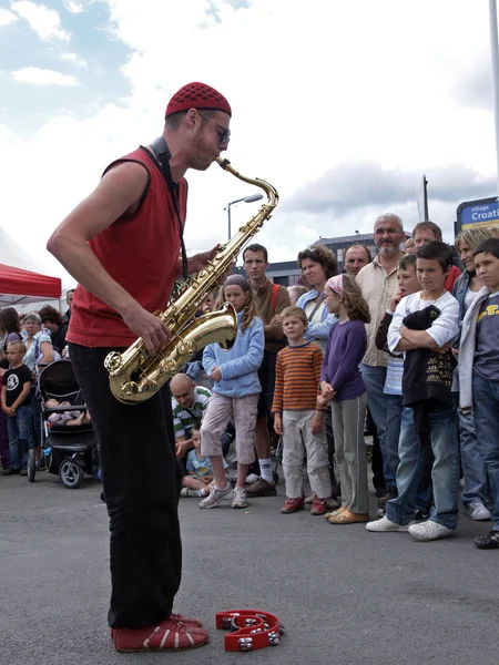 Brest Fransa Temmuz 2008 Tantana Kuyu Sokak Rüzgar Grup Performans — Stok fotoğraf