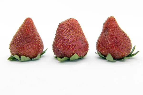 Trois fraises en gros plan — Photo