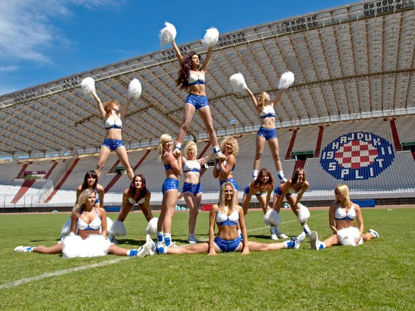 Split Croacia Agosto 2005 Animadoras Patio Fútbol Practicando Para Partido — Foto de Stock