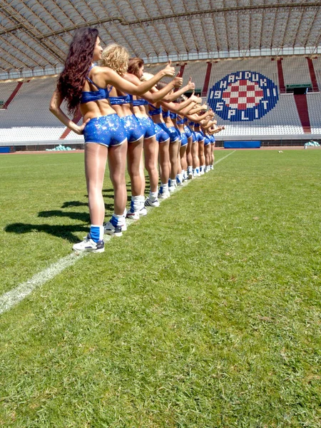 Split Hırvatistan Ağustos 2005 Futbol Sahasında Ponpon Kızlar Hırvatistan Poljud — Stok fotoğraf