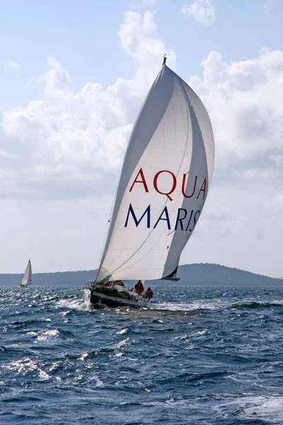 Split Vis Chorwacja Października 2010 Żeglarz Aqua Maris Podczas Regat — Zdjęcie stockowe