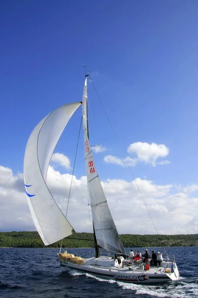 Сплит Вис Хорватия Октября 2010 Sailboat Время Регаты Сплит Вис — стоковое фото