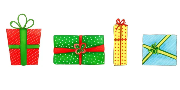 Beyaz arka planda izole edilmiş hediye kutularıyla suluboya Noel seti. Suluboya çizimi. Noel süslemeleri için kırmızı, yeşil, sarı ve mavi hediyeler.