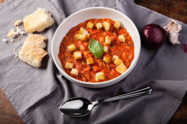 domates çorbası ev şık