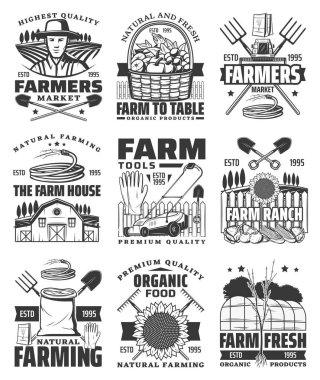 Tarım, tarım ve bahçe vektör ikonları tarım alanı, traktör, ahır ve hasat buğdayı, tarım aletleri ve ekipmanlı çiftçi, bahçe sebzeleri ve ağaçlarla. Organik tarım amblemleri tasarımı