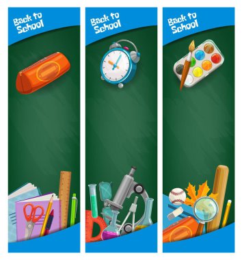 Okul eğitim afişlerine, öğrenci kâğıdı ve tipografi içeren yeşil yazı tahtalarına geri dönüyoruz. Okul öğrenme zımbırtısı olan karatahtalar. Öğrenci aletleri, spor topu ve mikroskop, çalar saat veya boya