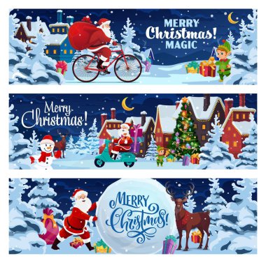 Bisiklet ve scooter kullanan komik Noel Baba karakterli Noel bayrağı, karlı köy, elfler, kardan adam, ren geyiği, hediyeler ve şenlikli ağaçlar. Vector parlak, eğlenceli kış tatili tebrik kartları