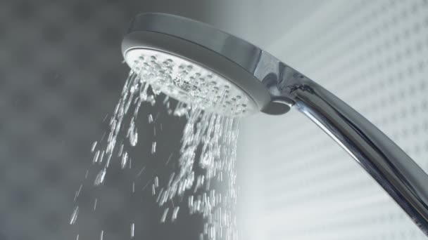 Vízcseppek Zuhanyfejben — Stock videók