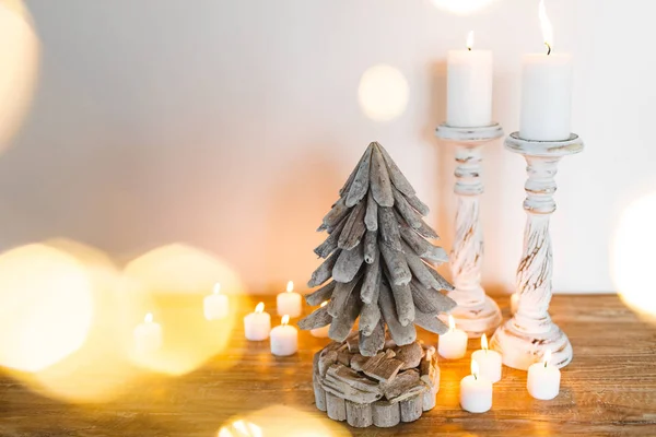 Arbre Noël Décoré Bois Blanc Avec Des Bougies Des Lumières — Photo