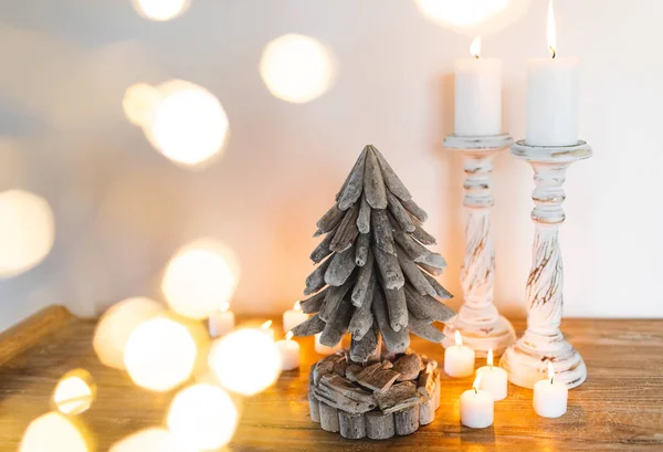 Arbre Noël Décoré Bois Blanc Avec Des Bougies Des Lumières — Photo