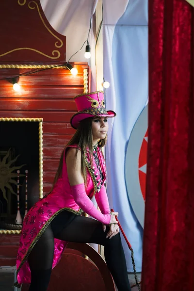 Sirk performanstır her zaman bir parlak ve muhteşem gösteri, çocuklar ve yetişkinler gibi izlerken