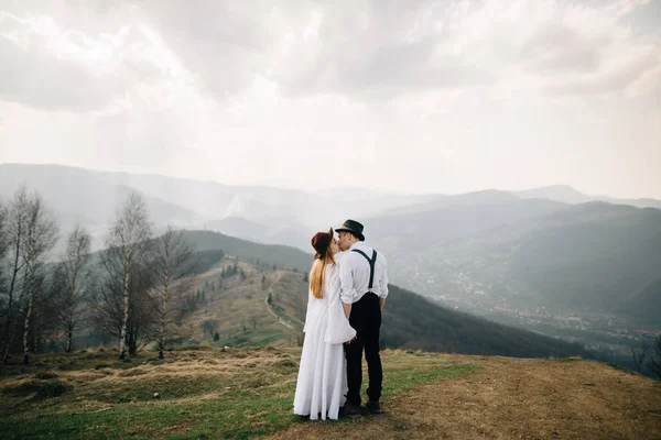 Hermoso Beso Cima Montaña Romance Ternura Amor Puro — Foto de Stock