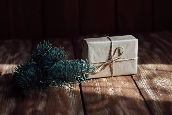 Bonito Presente Ano Novo Sob Árvore Papai Noel Véspera Ano — Fotografia de Stock