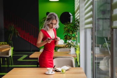 Resmi bir cep telefonu kamera için. Güzel fotoğraf için öğeleri yerleşimini.