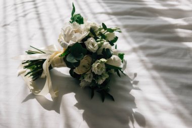 Doğal ışıkta buketin konu çekimi.