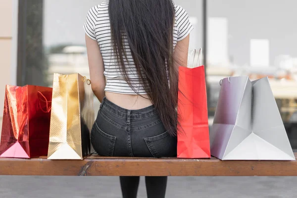 Shopping Mall Close Several Paper Bags Bench Woman Beautiful Ass — Φωτογραφία Αρχείου