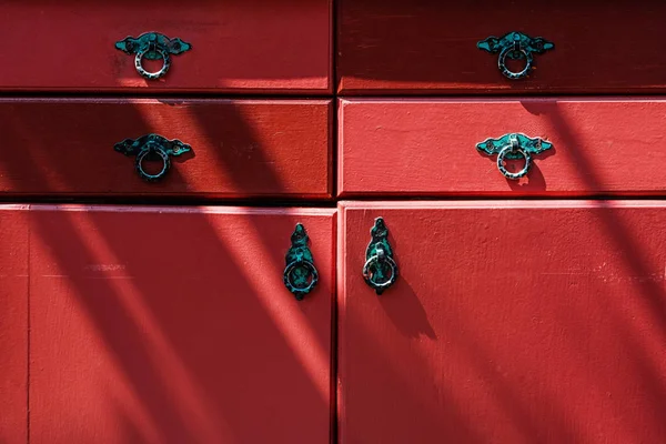 빈티지 빨간 서랍 오래 된 페인트 — 스톡 사진