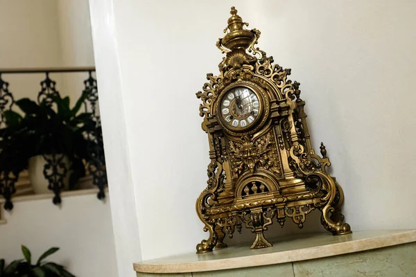 Antique mechanical clock made of metal — Stock Photo, Image