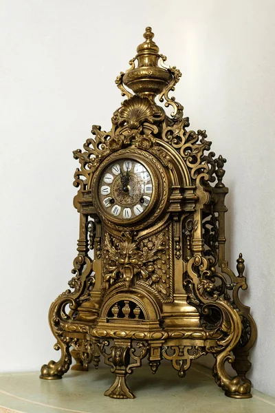 Antique mechanical clock made of metal — Stock Photo, Image