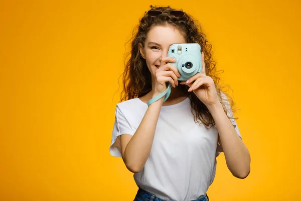 Pretty Girl Instant Camera Isolated Yellow Background Model Wearing Casual — Stock Photo, Image