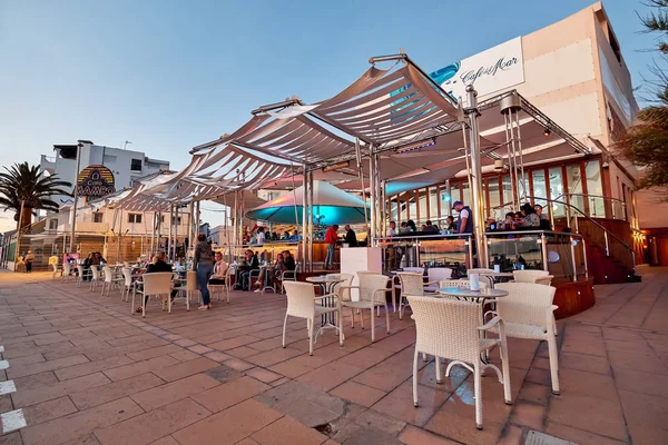 Ibiza Spanien Maj 2018 Människor Cafe Del Mar Café Vid — Stockfoto