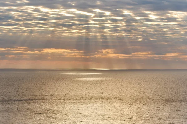 Lichtstralen Middellandse Zee Bij Zonsondergang Eiland Ibiza Balearen Spanje — Stockfoto