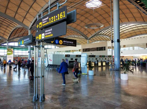 Alicante Spanje Mei 2018 Interieur Van Vertrekhal Van Luchthaven Van — Stockfoto