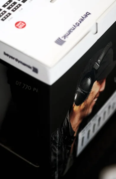 Beyerdynamic Circumaural Head Phones Mixing Mastering Monitoring Closed Original Box — Stock Photo, Image