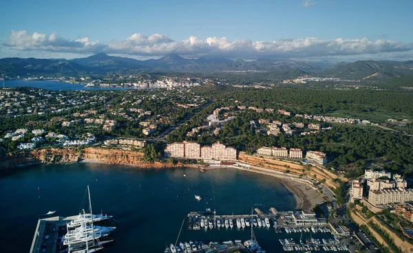 Vista Aérea Port Adriano Con Embarcaciones Amarradas Situada Justo Debajo — Foto de Stock