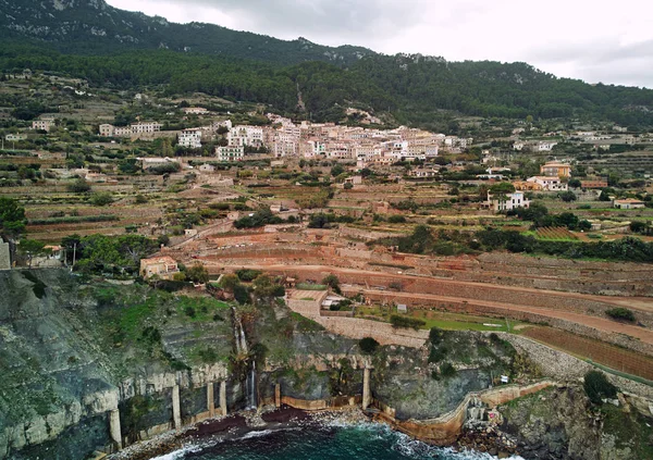 Légi Felvétel Város Tengerparti Kis Domboldalon Banyalbufar Mallorca Nyugati Partján — Stock Fotó
