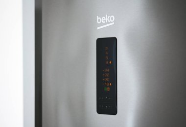 Elektronik ekran Beko buzdolabı kadar kapatın