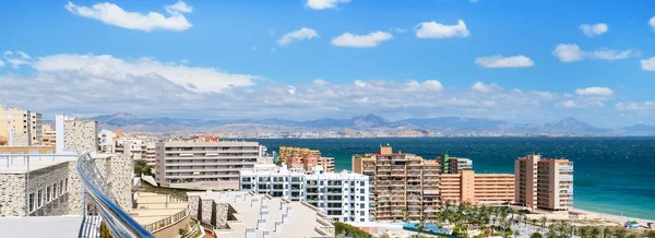 Image recadrée horizontale du littoral d'Alicante. Espagne — Photo