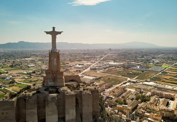 Havadan görüntü heykel Mesih'in Monteagudo Castle Murcia üstüne — Stok fotoğraf