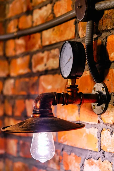 Steampunk tarzı lamba ve manometre — Stok fotoğraf