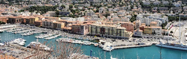 Breed panoramisch beeld van Port Lympia in Nice resort stad, Frankrijk — Stockfoto