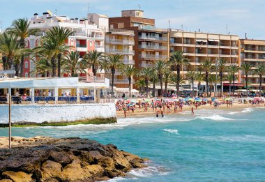 Playa del Cura plajında güneşlenme çok kişi, Torrevieja