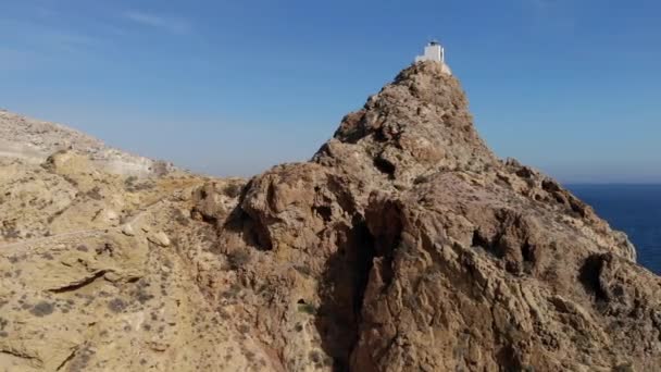 Kayanın Üst Kısmında Mesa Roldan Lighthouse Ünlü Pitoresk Inşaat Bulunan — Stok video