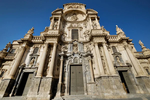 Fachada exterior da Catedral Igreja Católica de Santa Maria — Fotografia de Stock