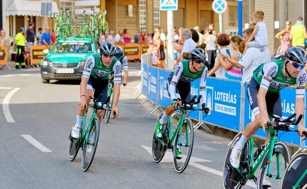 Biciklista versenyzők vesznek részt a La Vuelta verseny — Stock Fotó