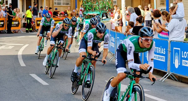 Bisikletçi yarışçılar La Vuelta yarışmasına katılıyor