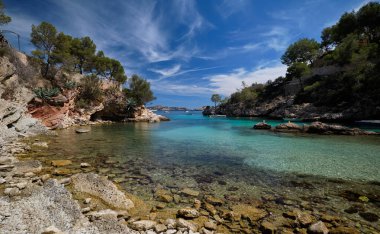 Pitoresk plaj Calo de ses Llises, Calvia, Mallorca Adası