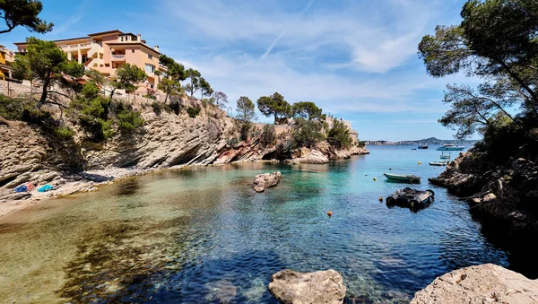 Pittoresk strand Calo de ses Llises, Calvia, eiland Mallorca — Stockfoto