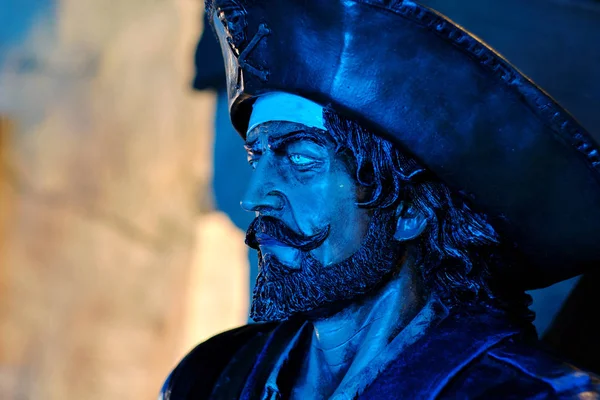 Close up face of pirate sculpture indoors — Stock Photo, Image