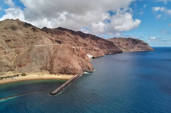 Fotografía aérea drone punto de vista de Playa de Las Teresitas — Foto de Stock