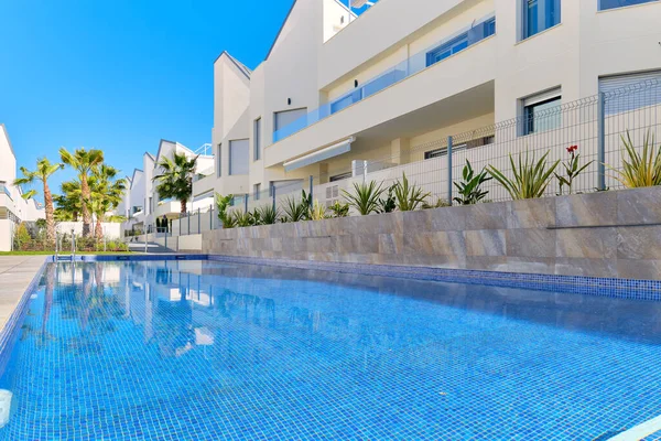 Torrevieja Spain June 2020 Modern Residential Complex Swimming Pool Concept — Stock Photo, Image